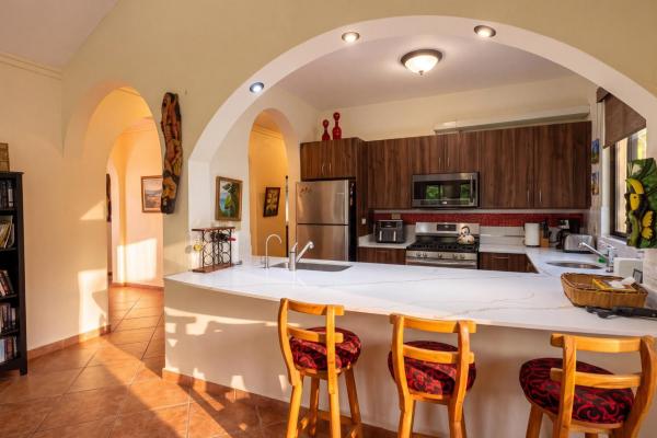 Two villas with 6 bedrooms and mountain views