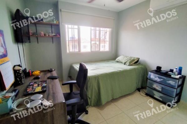 Venta de casa adosada en villa de las azores en villa lucre