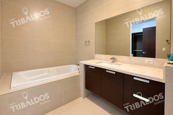 Oceanfront apartment for sale | 204 m2