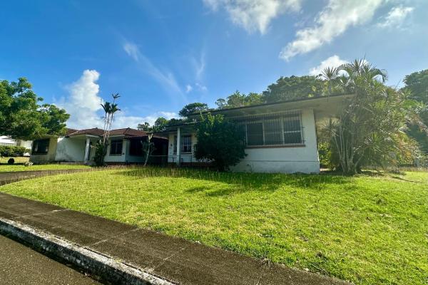 Exclusive double duplex in brazos heights, colon