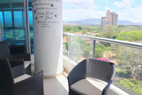 Apartamento en venta con vistas al campo de golf oceano y montana