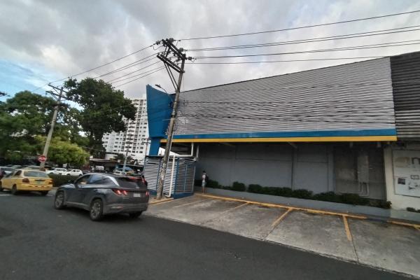Alquiler local comercial via españa a pocos metros de la ernesto t. lefevre
