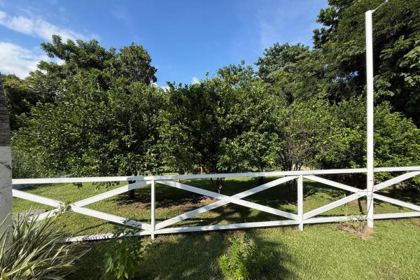 Casa privada con piscina y amplio terreno en coronado
