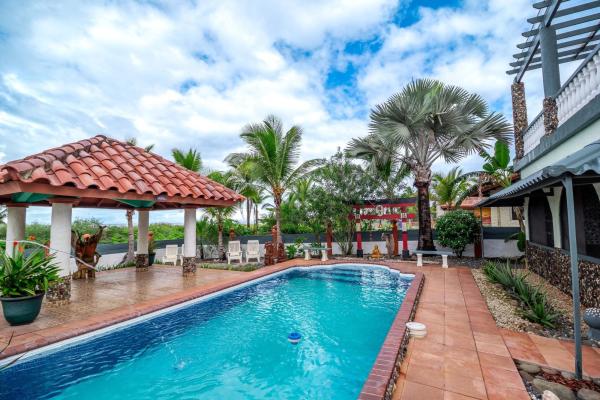 3 story beachfront house in la barqueta