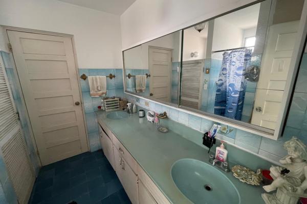 Venta de casa dos pisos con elevador en la loma (hato pintado)