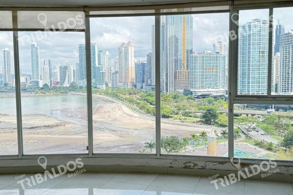 Sale of apartment in south sea of paitilla