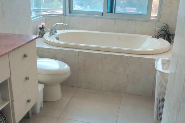Apartamento en venta con vistas al campo de golf oceano y montana