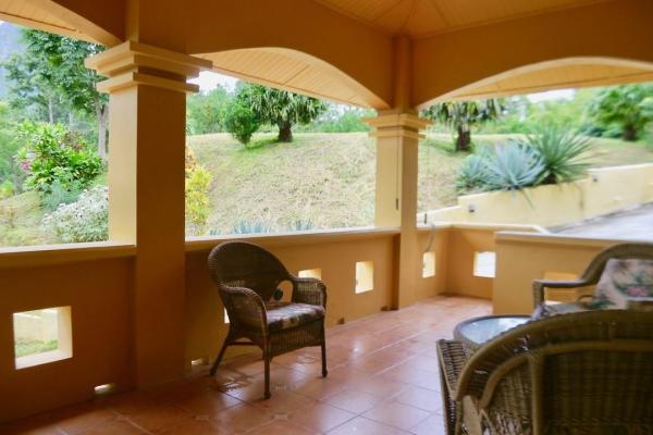 Casita de montaña y gran terreno