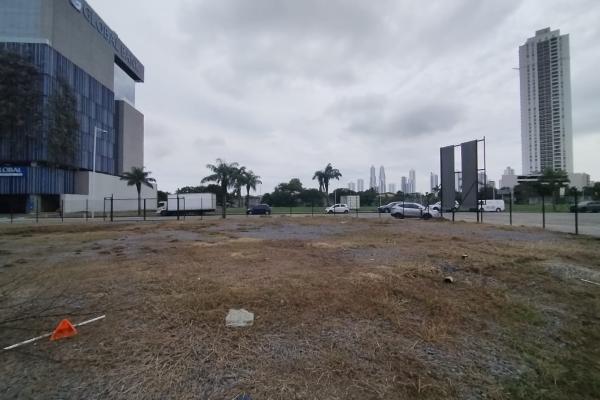 Sale of land in santa maria business district