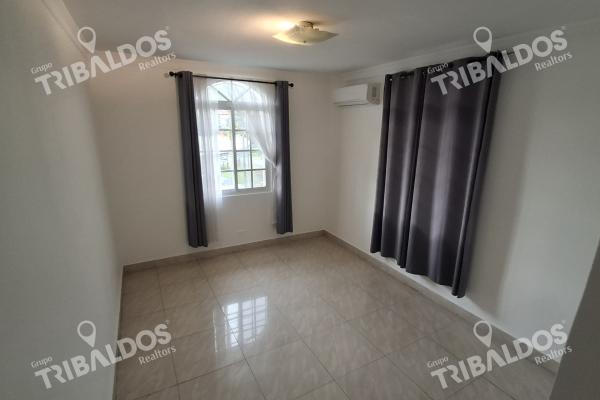 A single-family house with a pool is for sale in altos de panama.