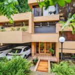 Bioclimatic architect-designed home in dos mares