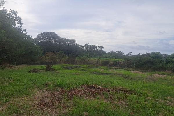 Venta de terreno en juan hombron con edificación