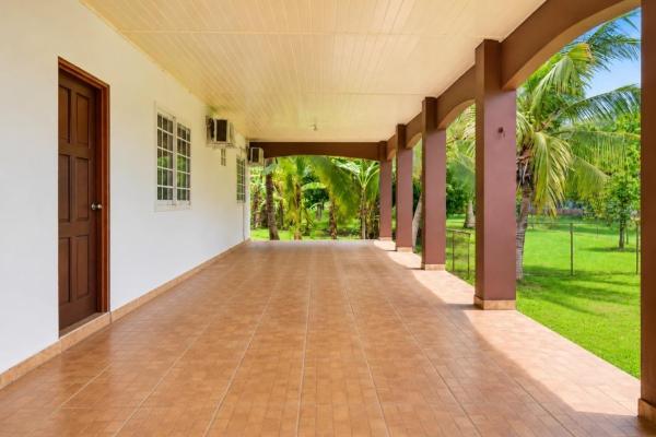 3-bedroom home & apartment near el estero beach