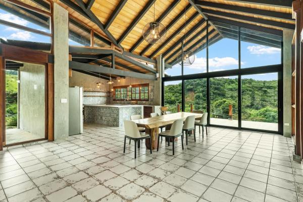 Santa fe high-quality mountain house with pool