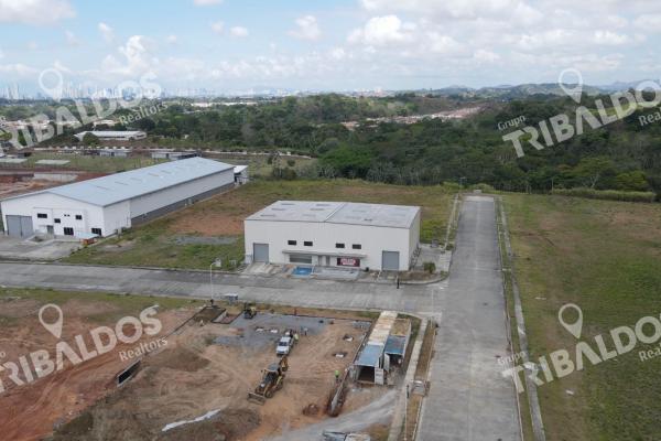 Venta de 4 lotes tocumen storage complex