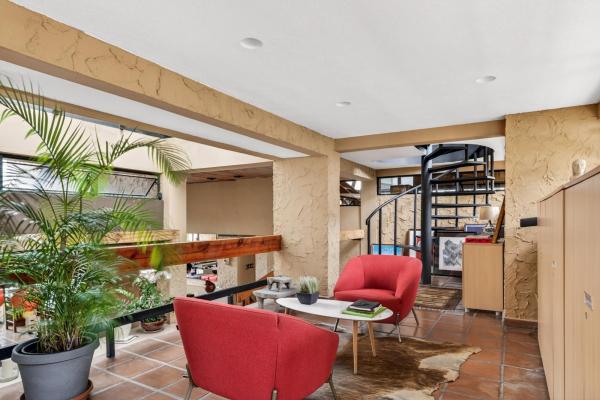 Bioclimatic architect-designed home in dos mares