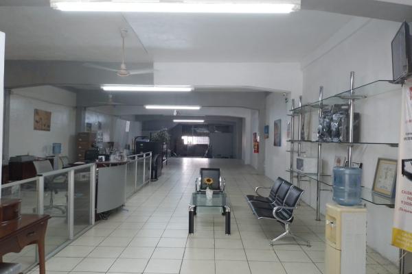 Commercial building of 3 stories in colon city