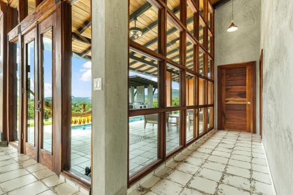 Santa fe high-quality mountain house with pool