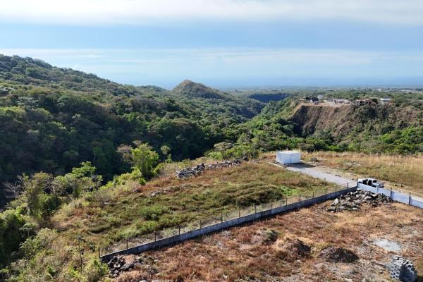 Espectacular casa con vista al cañón y océano en boquete