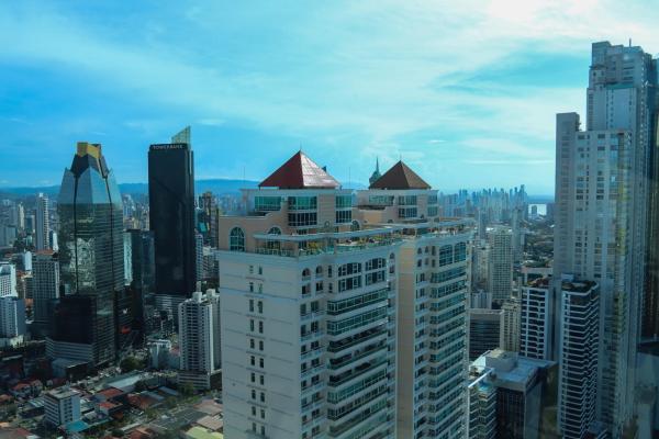 Exclusive penthouse in ph miramar plaza