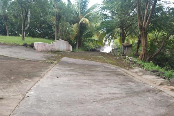 Península with house and ocean access