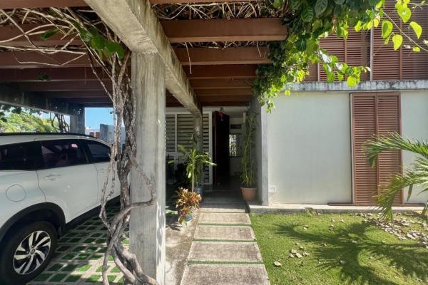 3 bedrooms turn key beach house