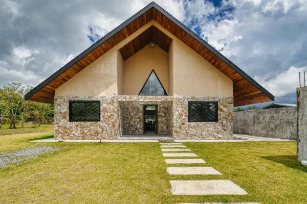 Casa amplia en volcan panama