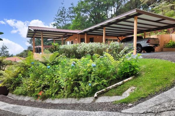 Beautiful house for sale -higlands altos del maria