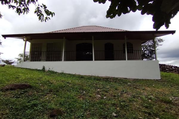 Se alquila casa en boquete, emerald drive.