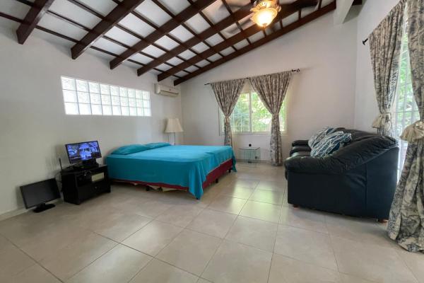 Casa para venta en el corazón de coronado!