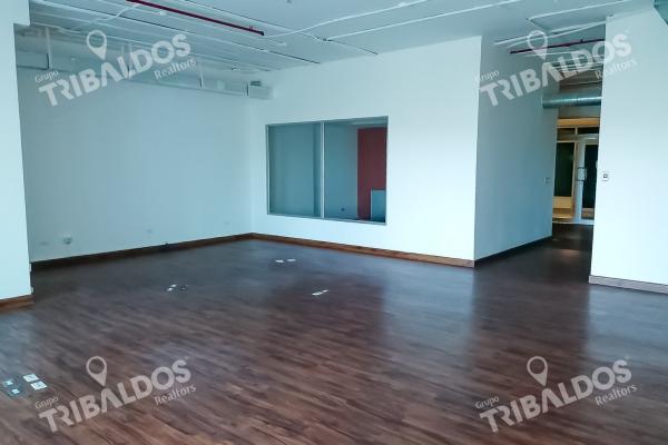 Alquiler de oficina en ph plaza real, costa de este