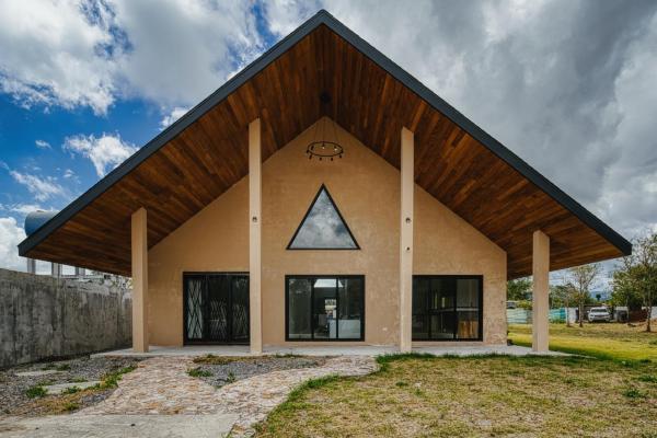 Casa amplia en volcan panama