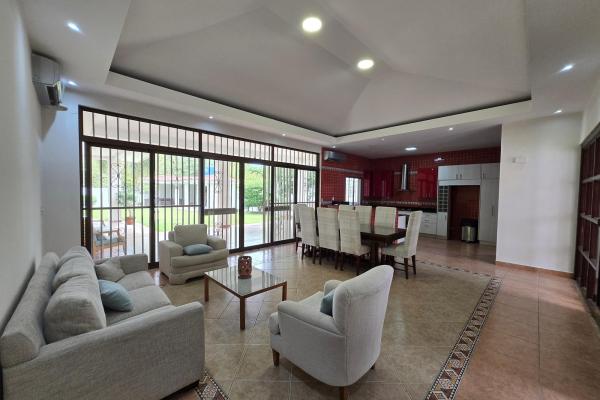 Golf palm trees 525,000 neg near serene beach