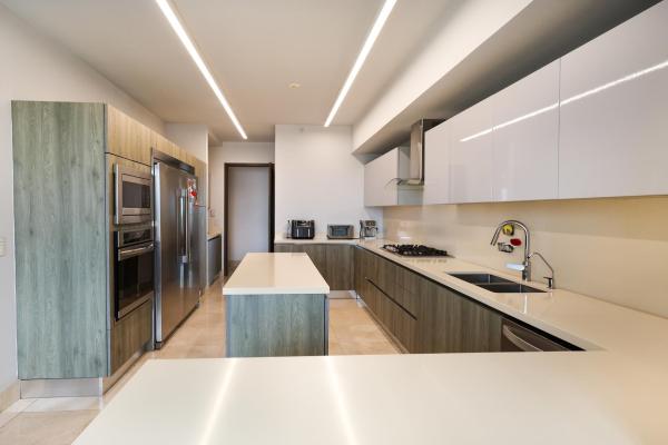 Exclusive condo for sale in santa maria