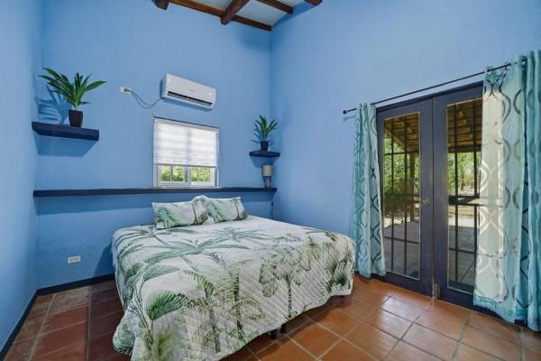 Pedasí home near town and beach