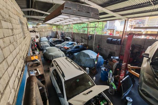 Warehouse for sale in chanis