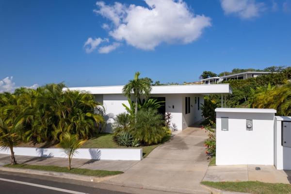 Casa moderna-hermosa bay boca chica panamá