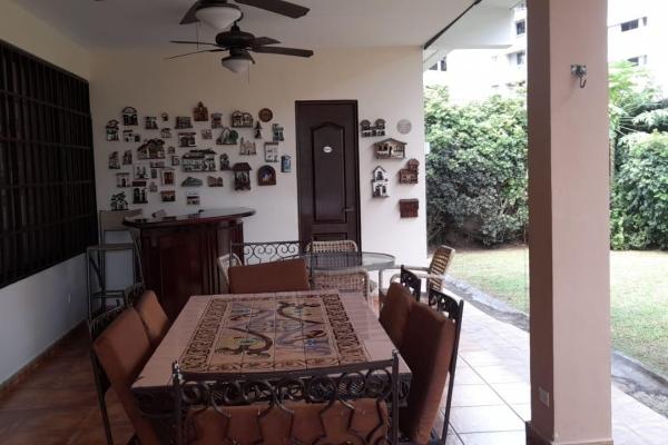 House for sale in el carmen, three levels