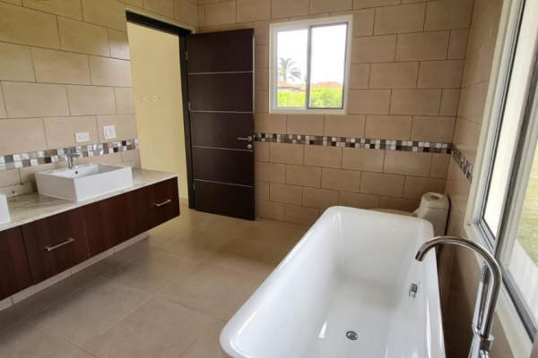 Venta de casa en boquete canyon village