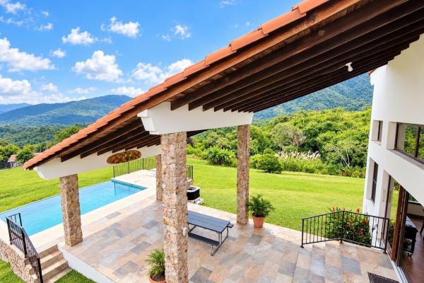 Spectacular mountain house heated pool | la laguna