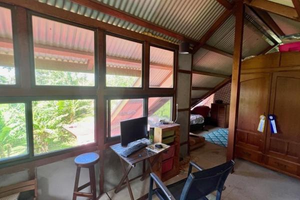 Casa con amplio terreno en la laguna