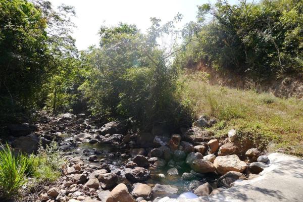 7.5 hectares land, ocean and mountains views