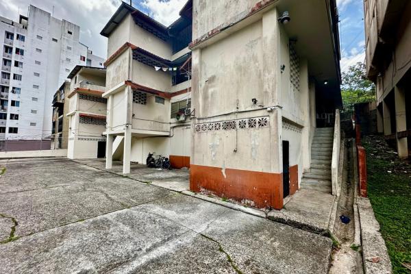 Selling two rented apartment buildings in perejil