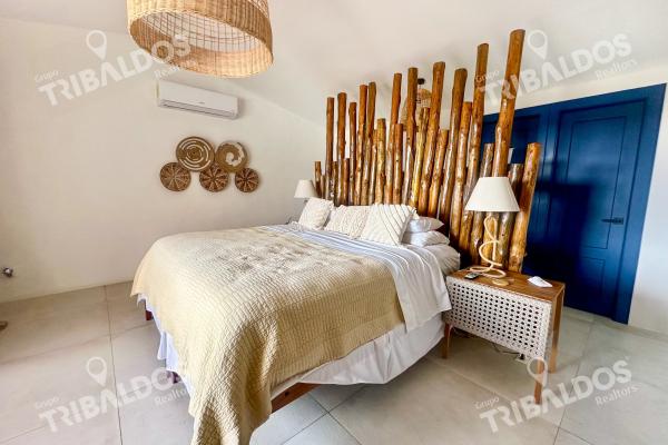 Beach house for sale in el cortijo, costa esmeralda