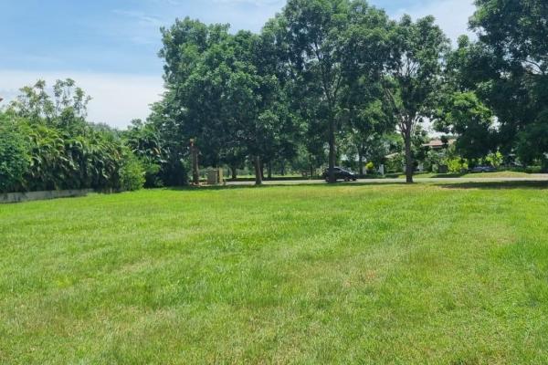 Lot facing the golf course in buenaventura