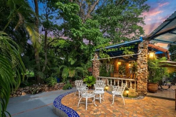 Coronado golf club home with pool