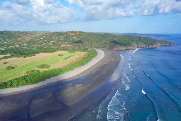Lote con vista al mar en cañas cerca de playa venao