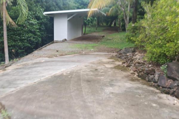 Península with house and ocean access