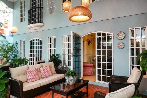 Two-level house for sale in altos de panamá