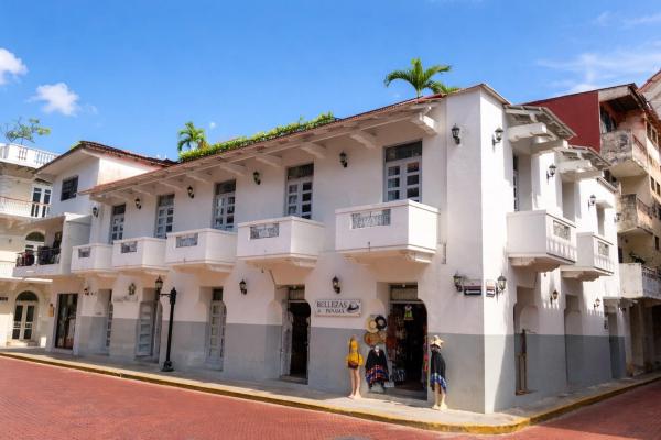 Edificio en casco antiguo san felipe, panamá